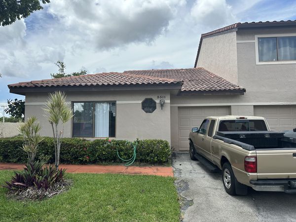 3/2 + Garage in Lauderhill with tons of equity!