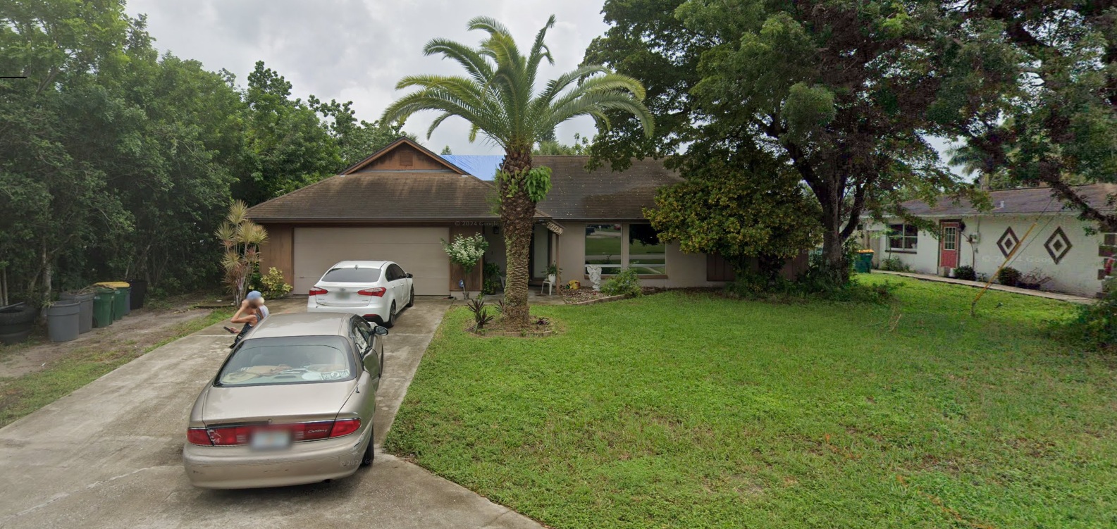 Waterfront 4/3 With Pool & 2 Car Garage